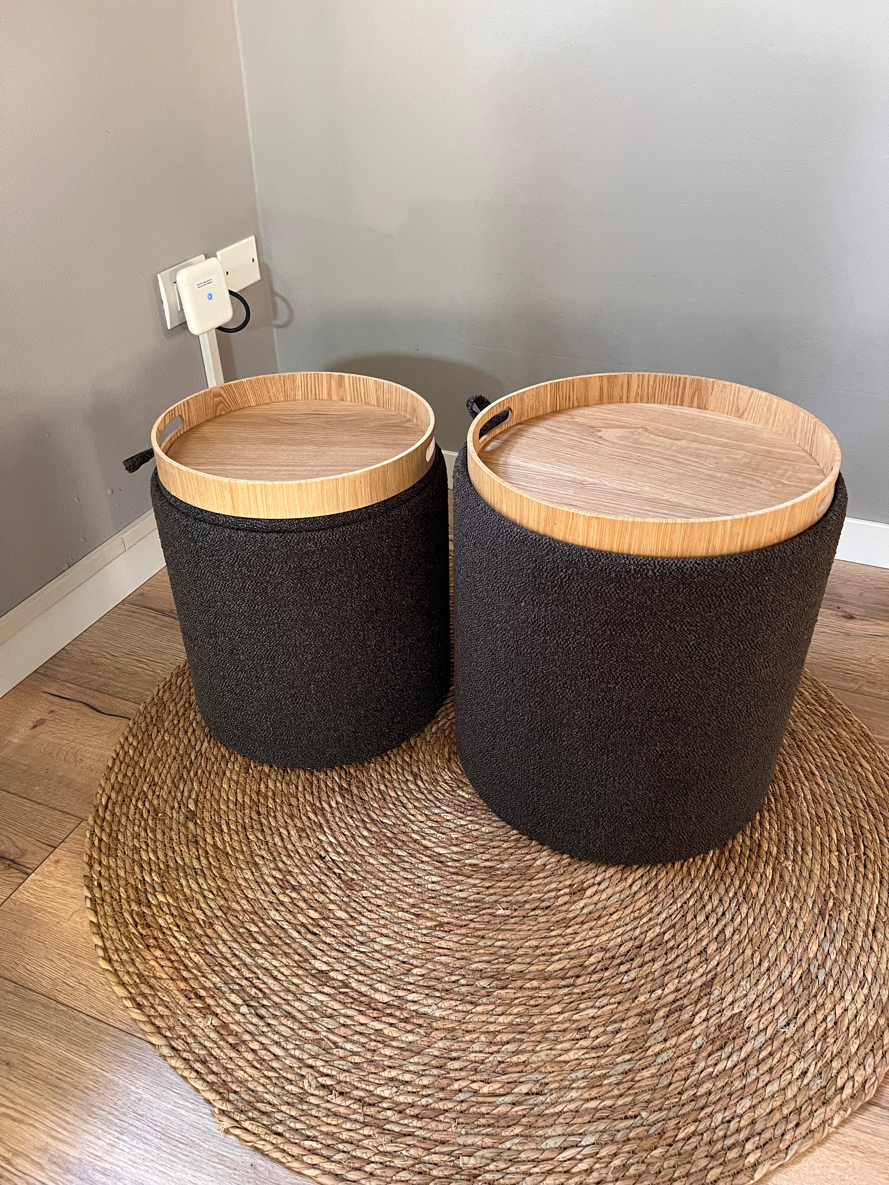 Duo - Set di due Pouf contenitori in tessuto con vassoio in legno