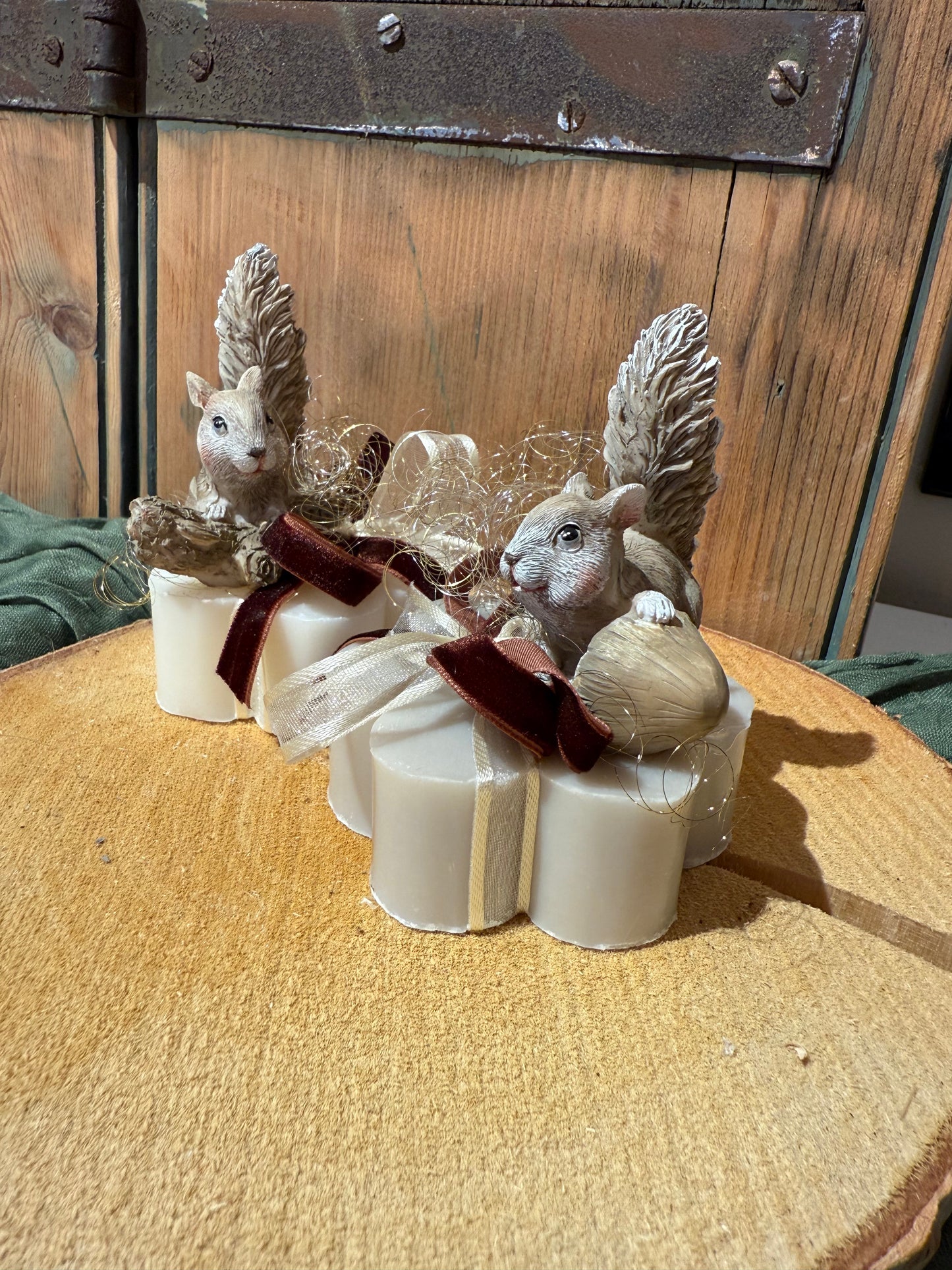 Sapone decorativo con decorazione in ceramica - Scoiattolo