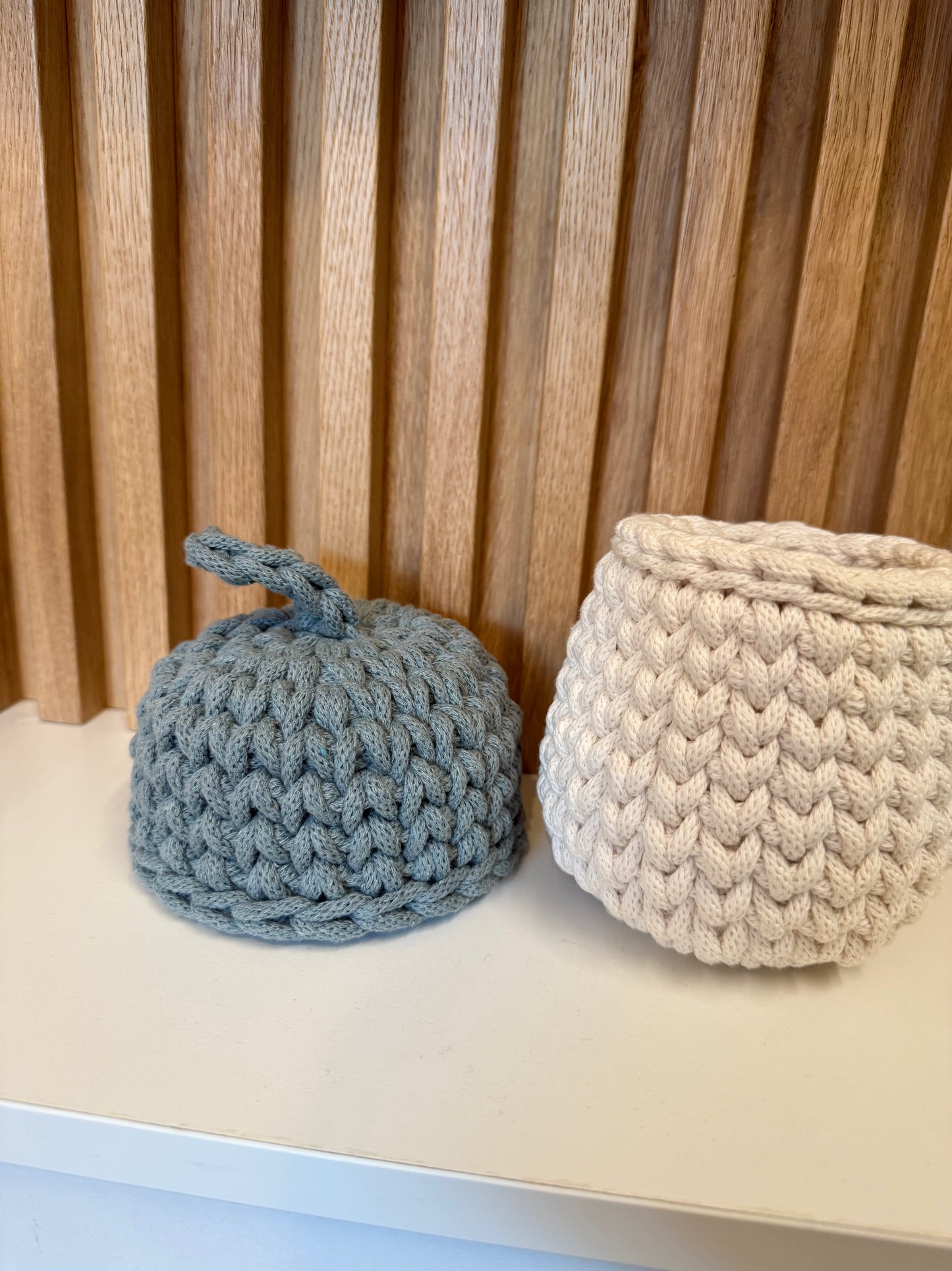 Contenitore a forma di ghianda in corda intrecciata 100% cotone