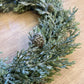 Corona di cipresso innevata con pignette - diam. 30 cm