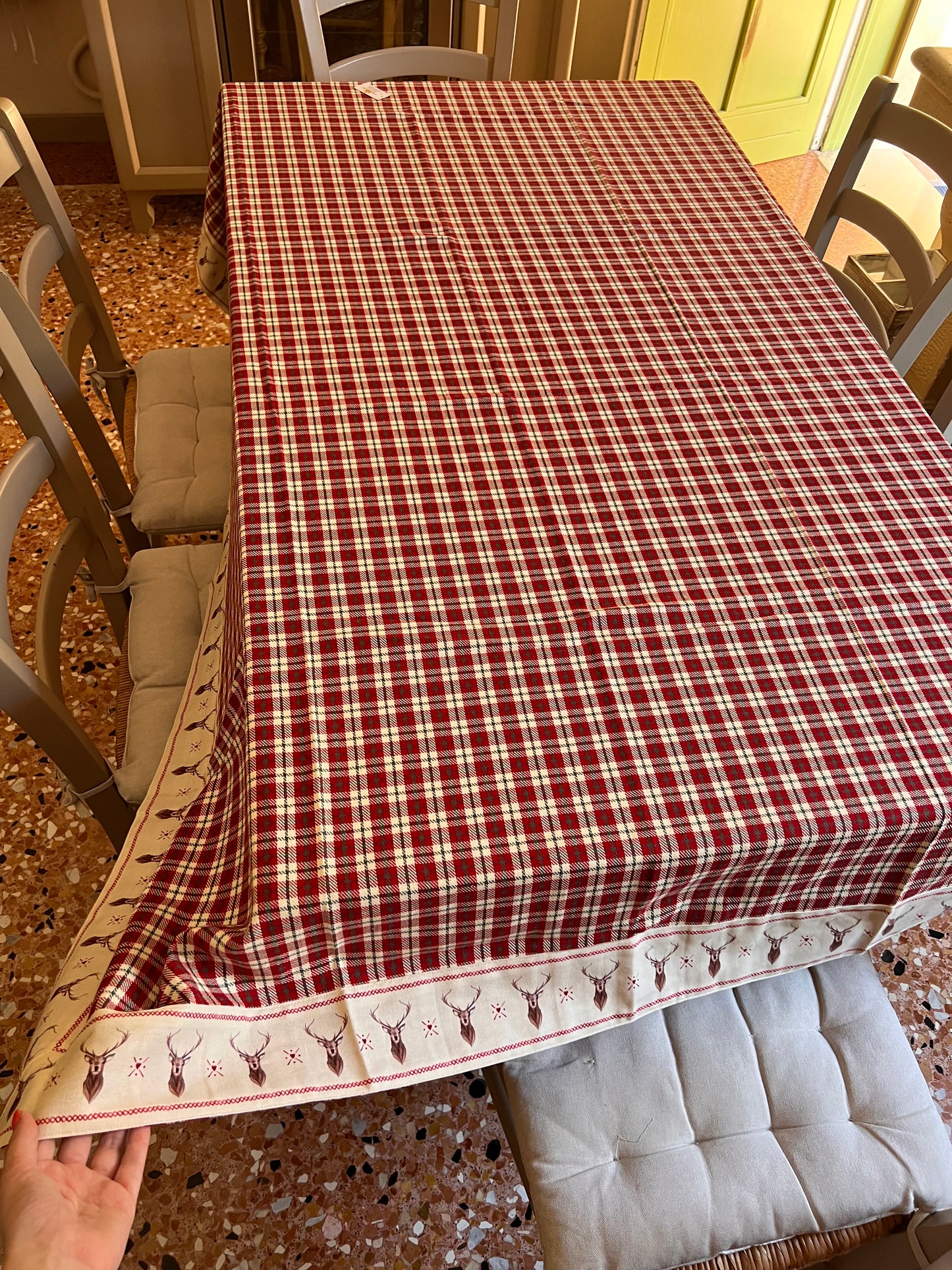 Tovaglia "Cervi" fantasia tartan rossa