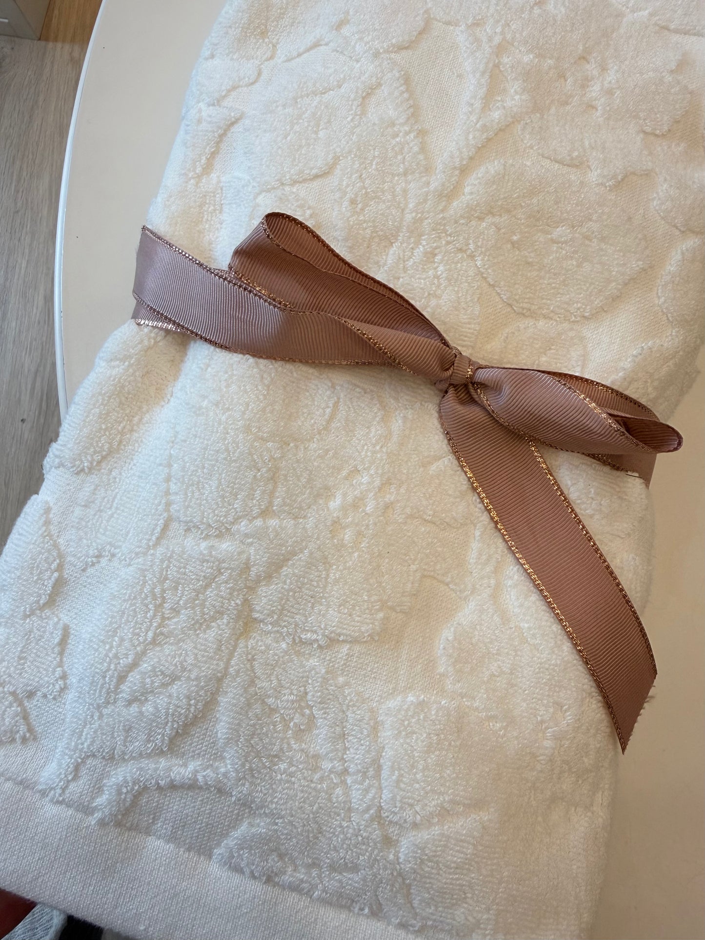 Coppia di asciugamani - Jacquard con fiori bianco