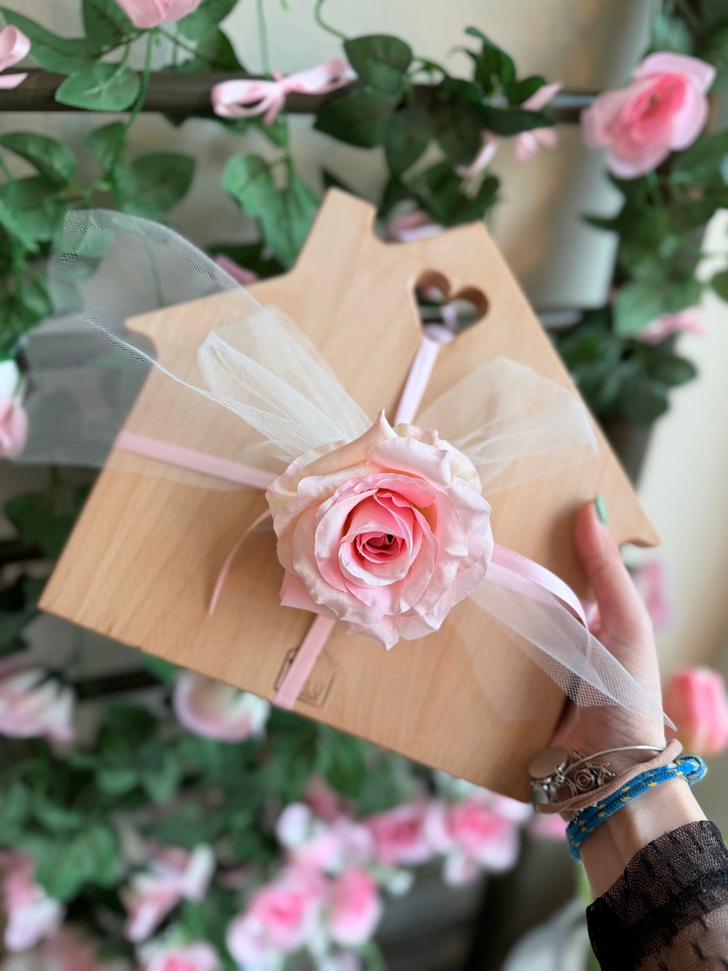 Auguri Mamma - Tagliere piccolo a forma di casetta con cuore in legno di faggio