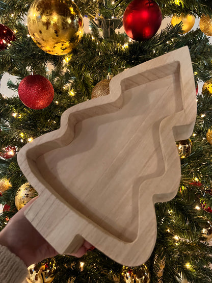 Vassoio in legno a forma di albero di natale