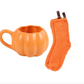 Tazza in ceramica a forma di zucca arancione con calzini in spugna