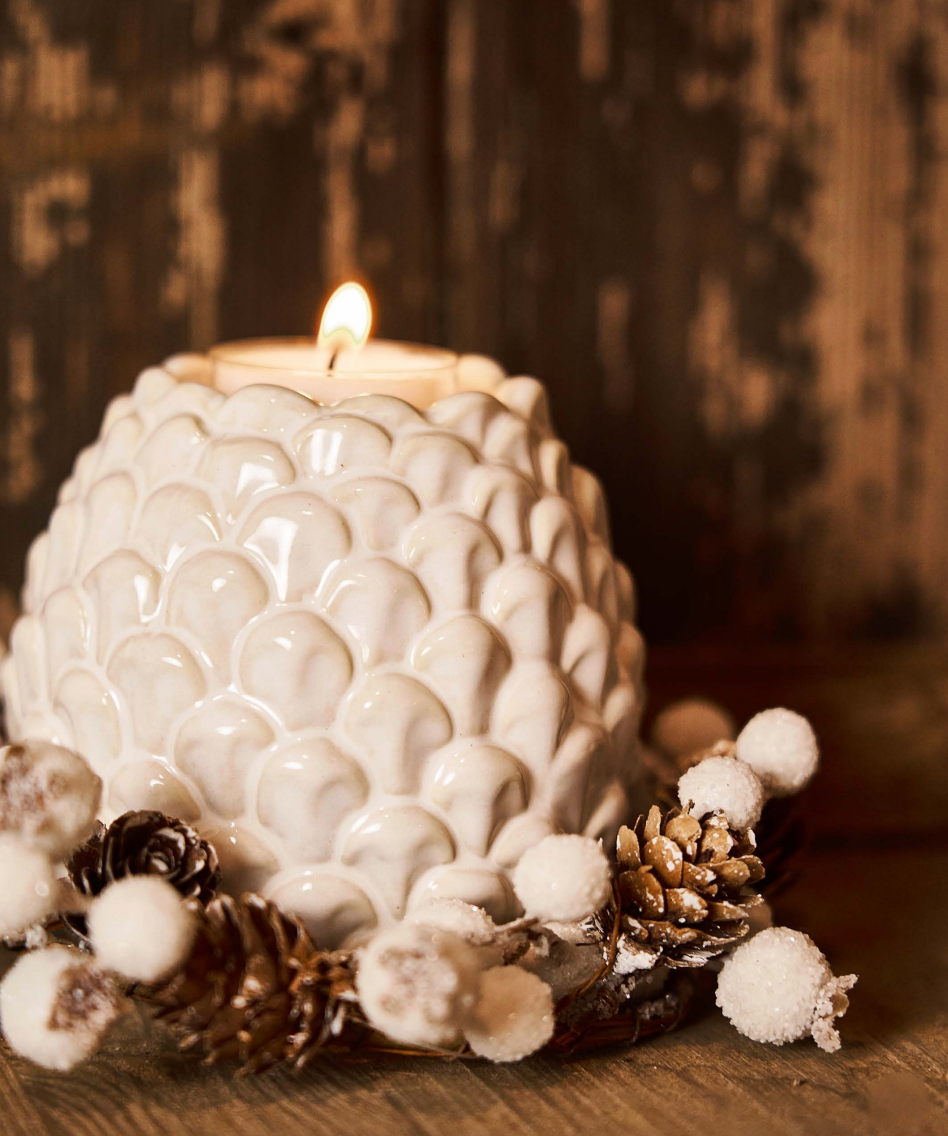 Porta candela a forma di pigna in ceramica